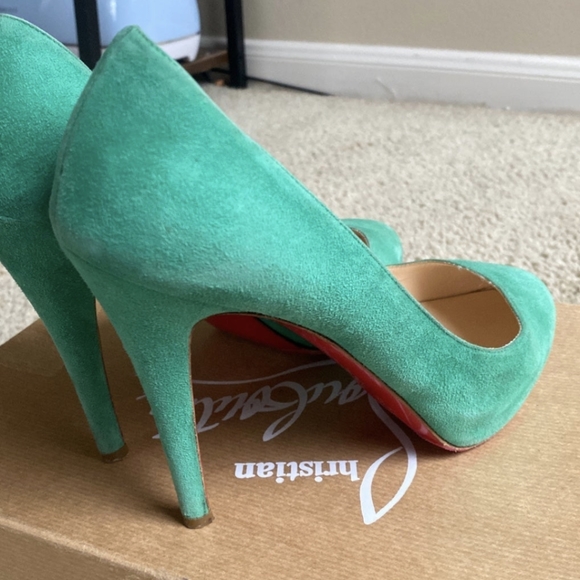Shoes - Picture 7 of 9
